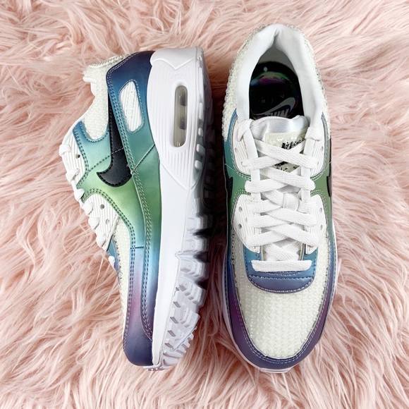 New Nike Air Max 90 Sneakers - Picture 3 of 8